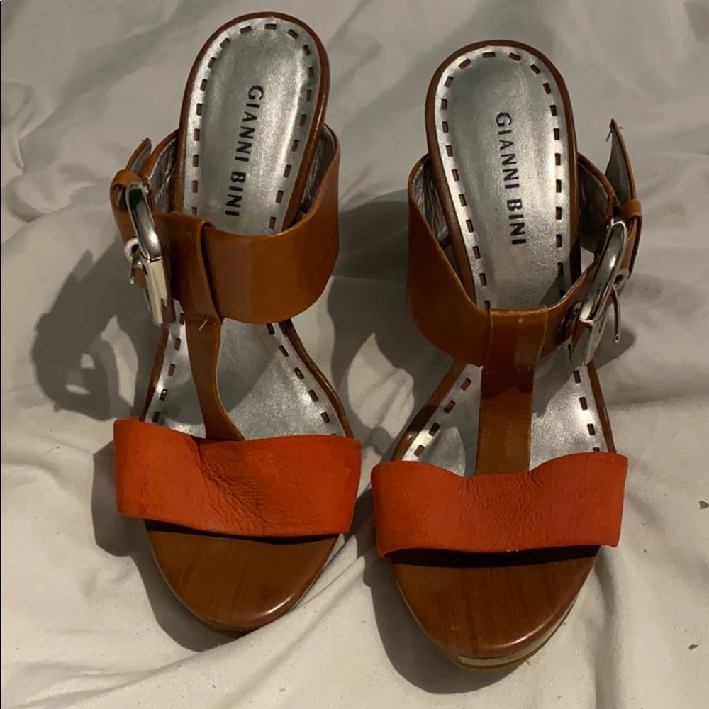 Great summer heal by Gianni Bini Coral and Tan
